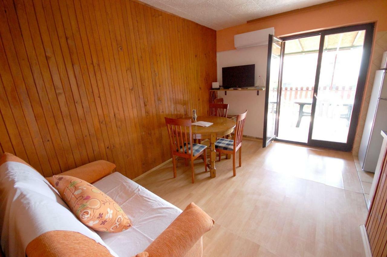 Apartments Juric By El-Pi Tours Njivice Εξωτερικό φωτογραφία